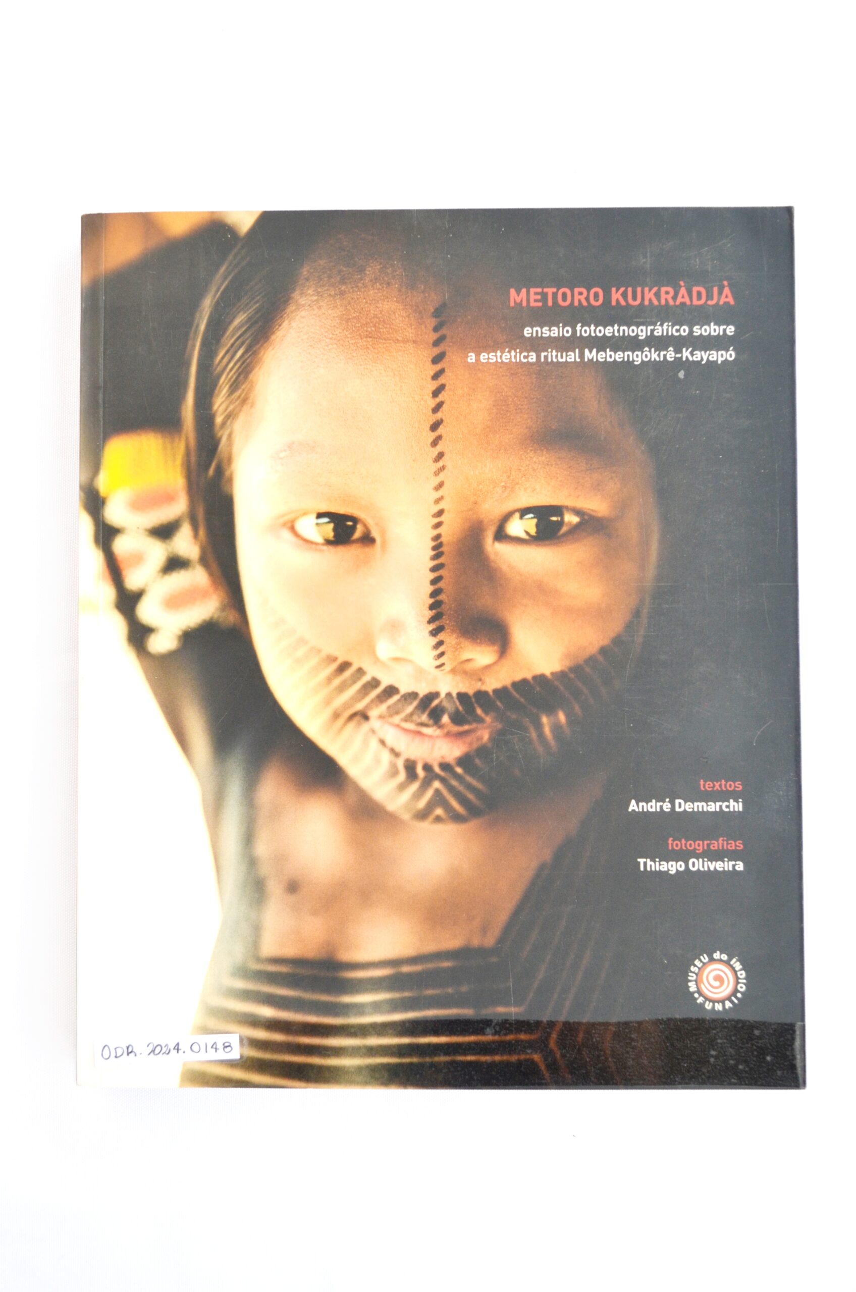 METORO KUKRÁDJÀ: ensaio fotoetnográfico sobre a estética ritual Mabengôkrê-Kayapó